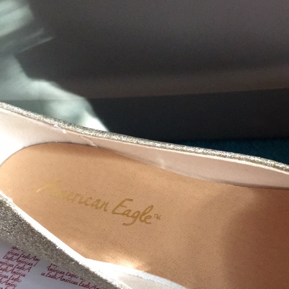 ❤️❤️Simply beautiful NWT Gold Flats Perfect Fit Shoes are New Never Worn - Picture 5 of 5